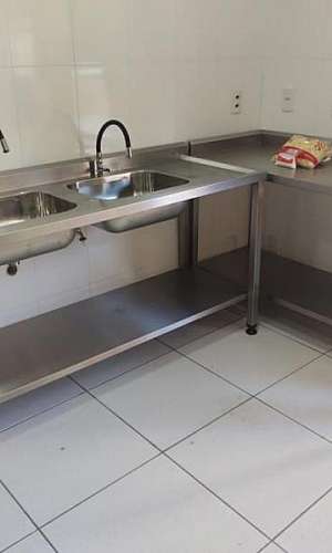 Estante de inox hospitalar Estante de inox hospitalar